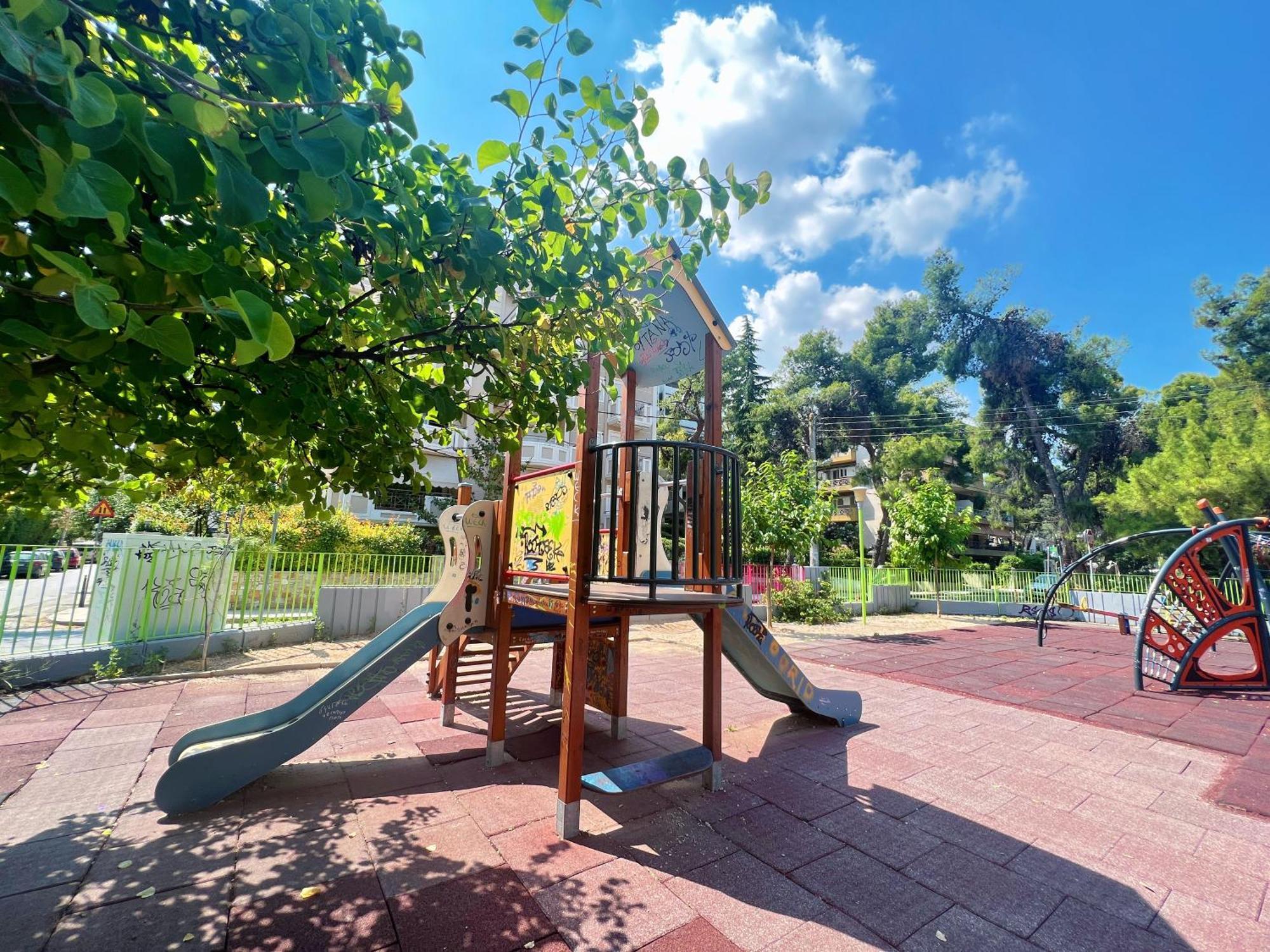 Cozy Fairytal Garden Apartment, Family Friendly, Free Parking, 15 Min To Airport Атина Екстериор снимка