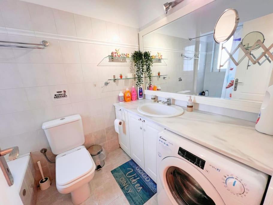 Cozy Fairytal Garden Apartment, Family Friendly, Free Parking, 15 Min To Airport Атина Екстериор снимка