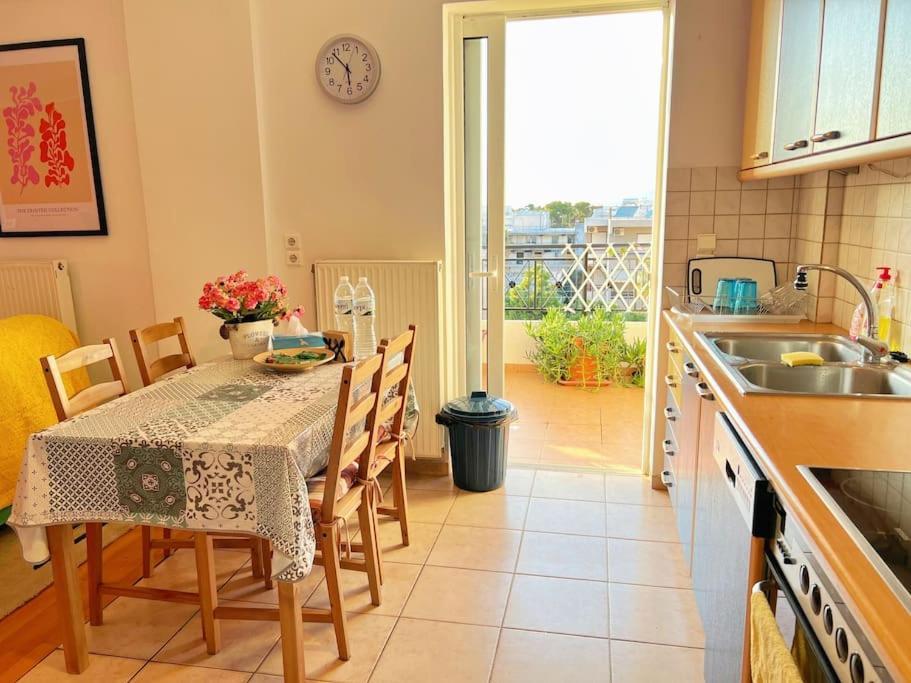 Cozy Fairytal Garden Apartment, Family Friendly, Free Parking, 15 Min To Airport Атина Екстериор снимка
